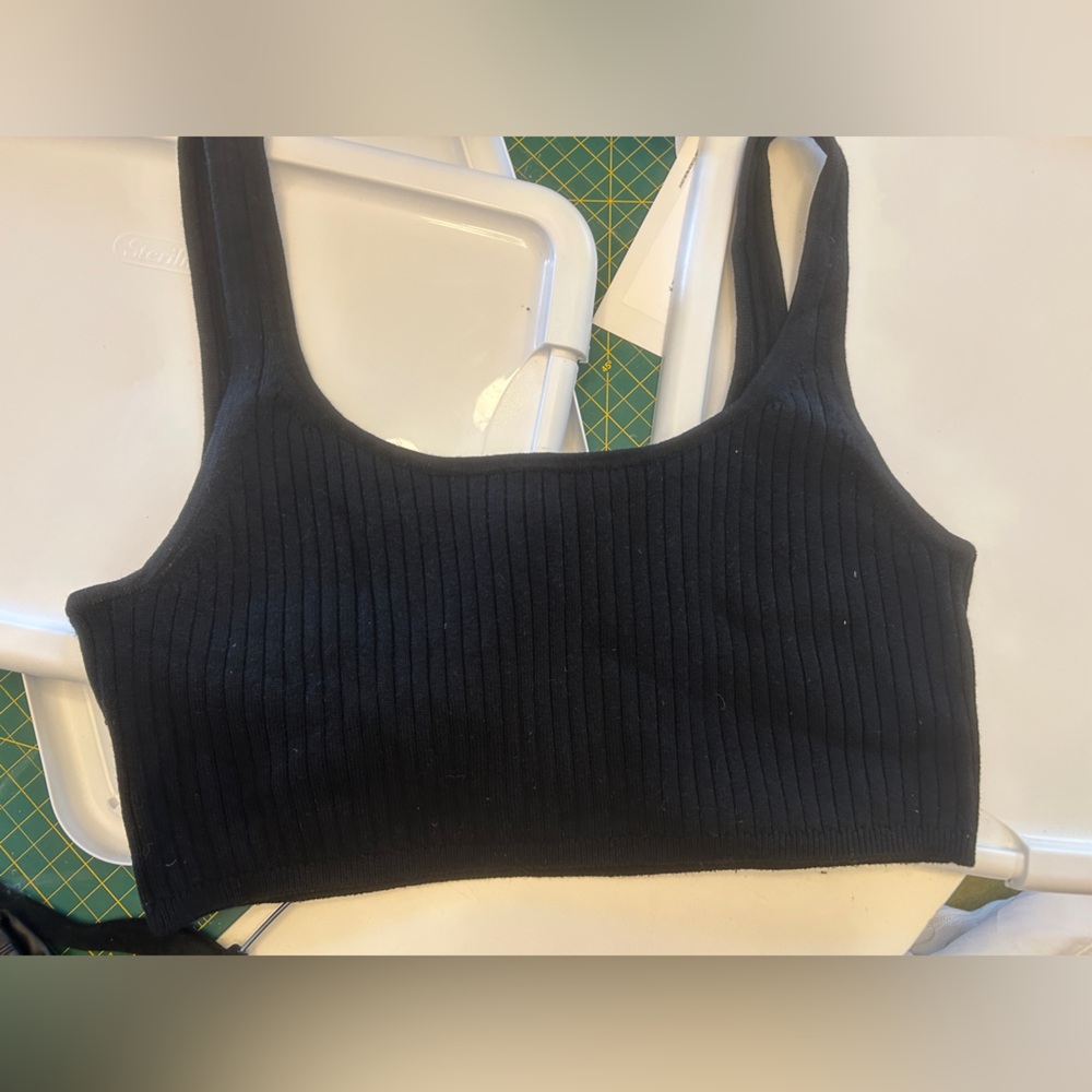 Black Ribbed cropped tank